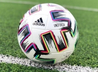 Футбольные мячи Adidas: где можно купить недорого?