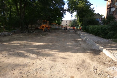 Ремонт дороги та тротуарів по провулку Литовському буде закінчено протягом декількох тижнів