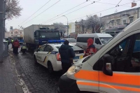 У Вінниці під колесами вантажівки загинула молода жінка