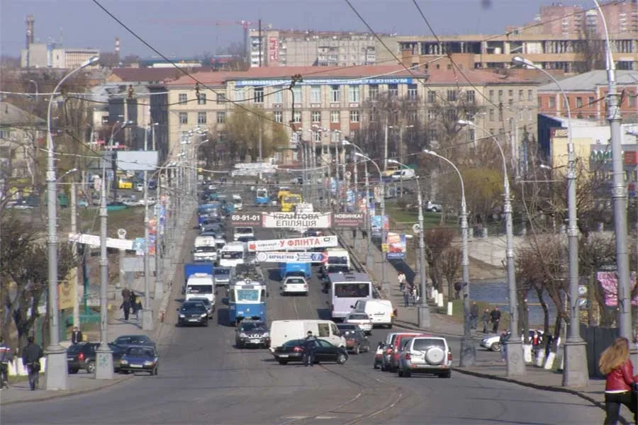 У Вінниці для розвантаження трафіку через Центральний міст введені зміни в русі транспорту