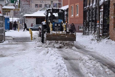 55 одиниць техніки було задіяно у Вінниці для прибирання першого снігу