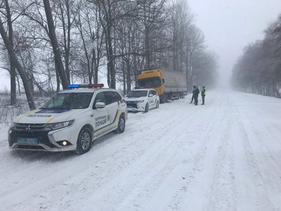 До уваги водіїв - поліція Вінниччини інформує про ускладення руху в деяких районах області