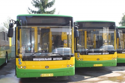 Через реконструкцію площі Гагаріна у поминальний день автобуси будуть відправлятися з тролейбусної зупинки «Майдан Небесної сотні»