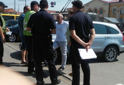 Вінницькі копи виписали штраф депутату ОДА і майже евакуювали його авто