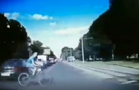Опублікували відео з реєстратора автомобіля, що насмерть збив велосипедиста у Вінниці