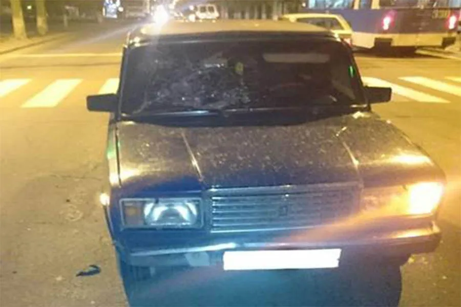 У Вінниці п’яний чоловік перебігаючи дорогу потрапив під колеса автівки
