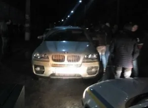 На Вінниччині патрульні зупинили «джип», в багажнику якого були люди (Відео)