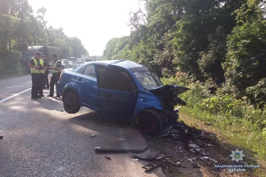 Поліція з’ясовує обставини автопригоди, в якій загинув водій іномарки