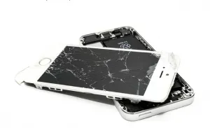Насколько опасна трещина на экране iPhone