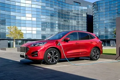 Ford Kuga Plug-in Hybrid: тягове зусилля, заряджання