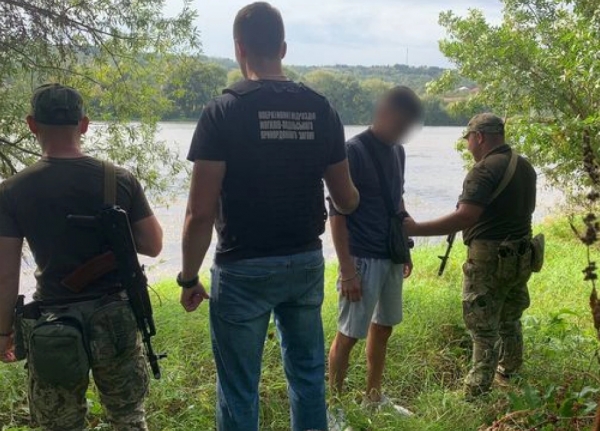 На Вінниччині затримали 11 чоловіків, які намагалися незаконно потрапити до Молдови