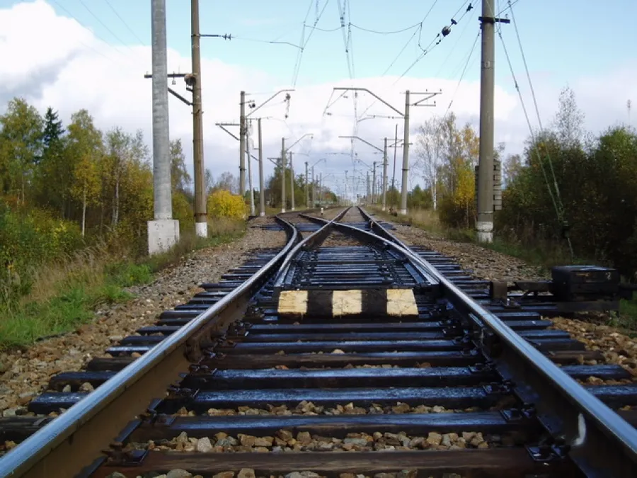 На Вінниччині хлопця повітряною хвилею затягнуло під потяг. Юнак помер