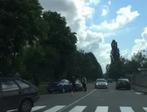 У Вінниці дві іномарки зіткнулися «лоб в лоб»