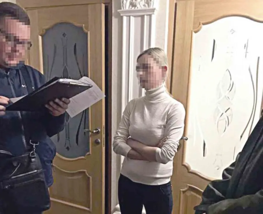 Чиновниця з Калинівки заробляла на іноземцях?