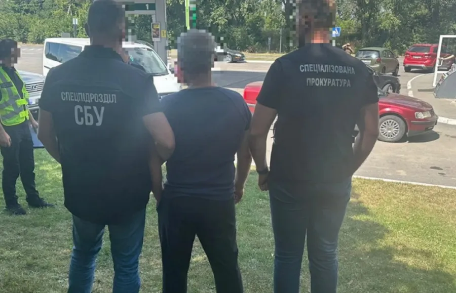 СБУ затримала посадовця військкомату на Вінниччині, який за хабарі допомагав чоловікам ухилятися від служби в армії