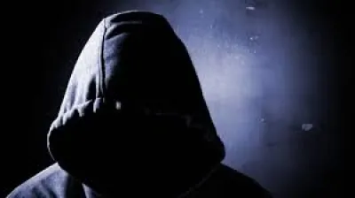 В Виннице мужчина нападал на людей: колол иглой и убегал