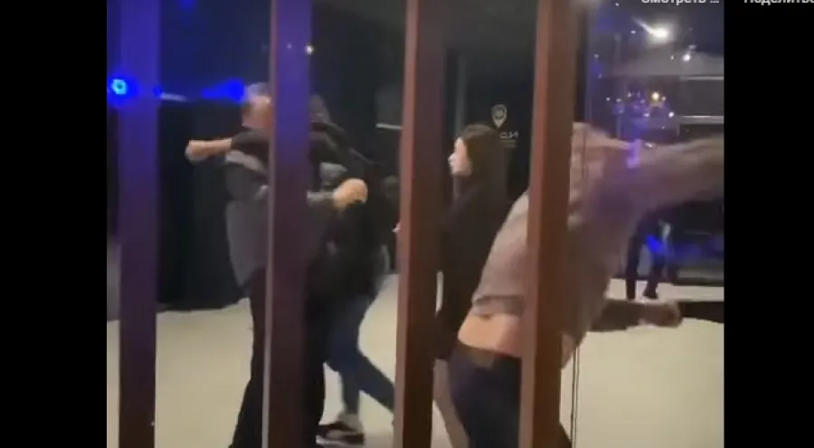 Біля вінницького нічного клубу влаштували «бої без правил» (Відео)