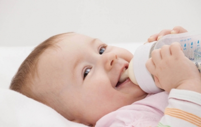 Кушаем здорово: как выбрать молочную смесь для малыша