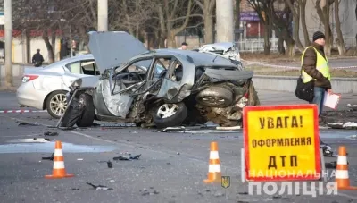 Поліція розслідує обставини ДТП у Вінниці за участі "Infiniti" та таксі (Фото)