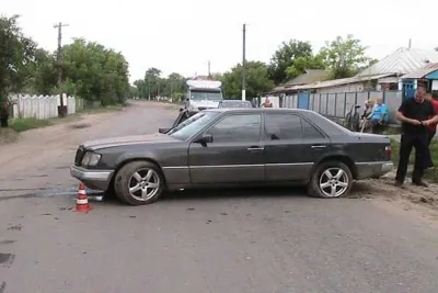 На Вінниччині злодій за одну ніч вкрав автомобіль, пограбував кіоск та поламав паркан