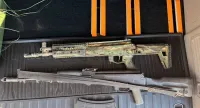 У Вінниці контрактник намагався продати два трофейні російські автомати: його затримала СБУ