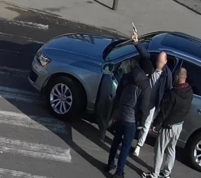 У Вінниці посеред дороги посварились водії, один з них вистрілив з пістолета