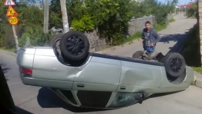 Під Вінницею перевернулася машина: 10-річна дівчинка в лікарні