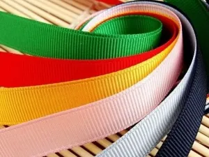 Репсовая лента: Новый взгляд на упаковку и дизайн