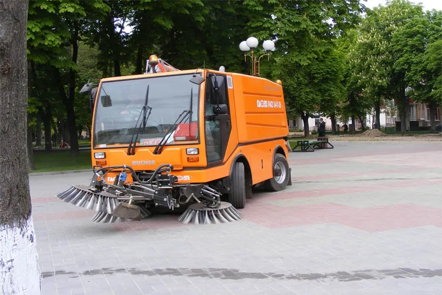 Роботу техніки для прибирання вулиць Вінниці відтепер контролюватимуть по GPS