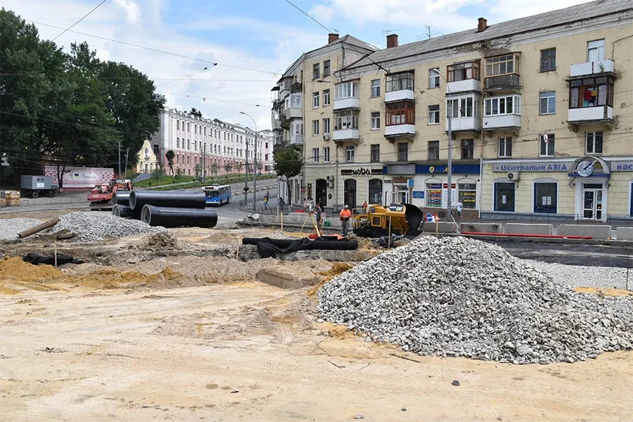 У Вінниці з вечора суботи до обіду неділі рух усіх тролейбусів та автобусів через площу Гагаріна буде зупинено