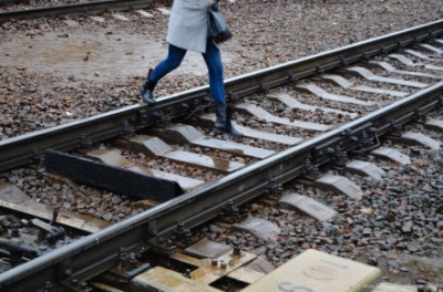 У Вінниці під колеса потягу потрапила 19-річна дівчина