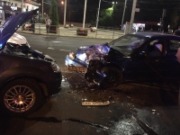 У Вінниці біля «Урожаю» дві автівки зіткнулися «лоб в лоб» (Відео)