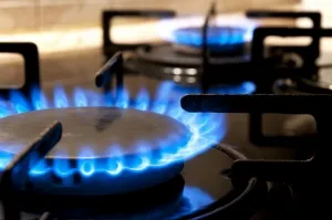 Гройсман закликав українців не оплачувати завищені норми споживання газу