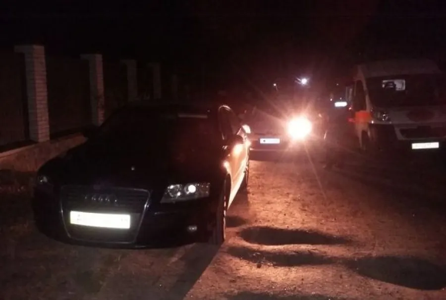 Нічна погоня за «AUDI A8»: екс-ДАІшник махав кулаками перед копами