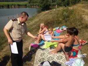 Вінницькі рятувальники закликають населення бути безпечними на воді