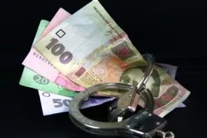 Оголосили про підозру судмедексперту, який взяв хабара