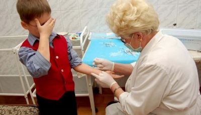 У вінницьких школах та дитсадках почали вакцинувати дітей від кору
