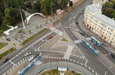 У Вінниці на площі Гагаріна встановили світлофори. На цьому тижні почнуть їх тестувати