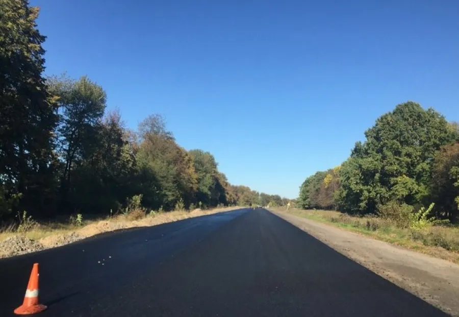 Від Вінниці до Селища дорогу «закатали» новим асфальтом