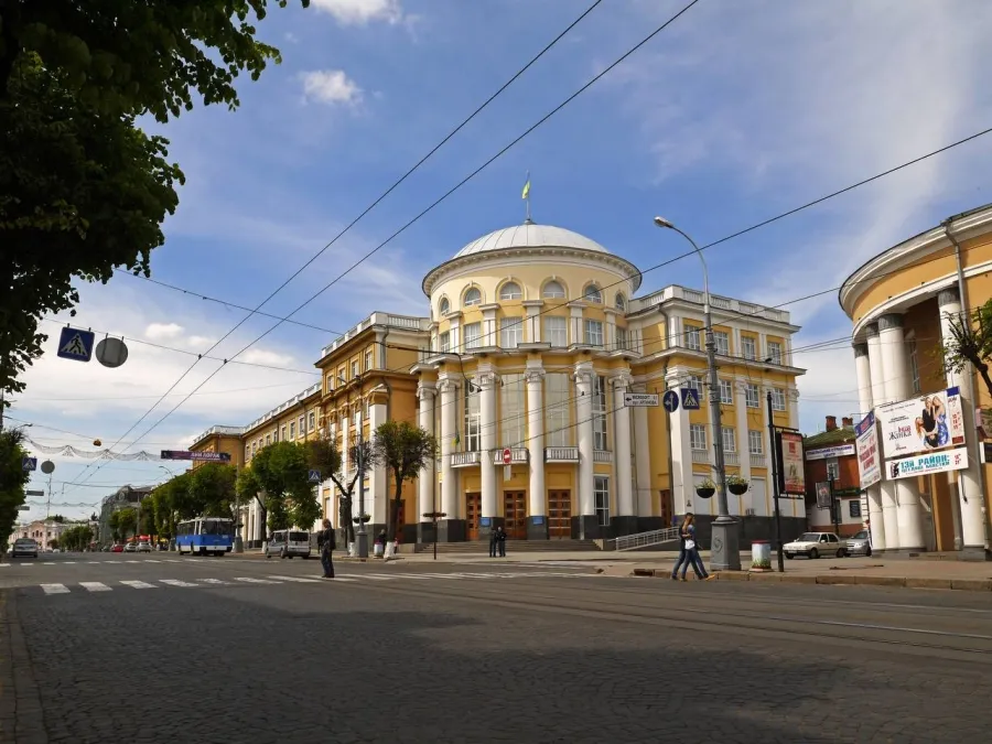 З 2 по 30 червня буде частково обмежено рух транспорту по вулиці Соборній