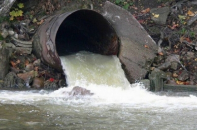 Очисні споруди вінницького водоканалу не справляються – води Південного Бугу забруднені в місці скиду