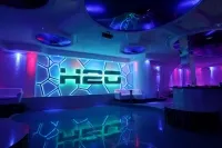 н2о, ночной клуб
