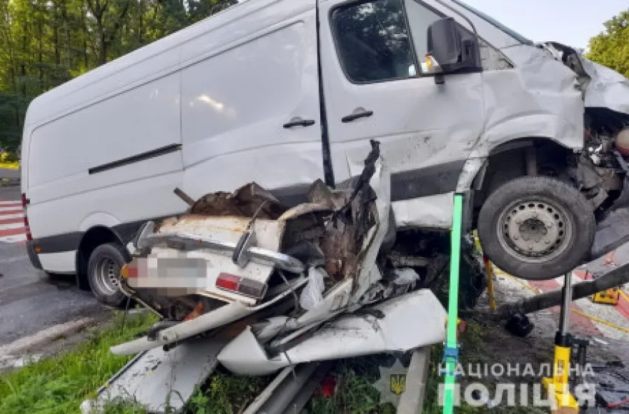Біля Вінниці у моторошній ДТП загинуло подружжя