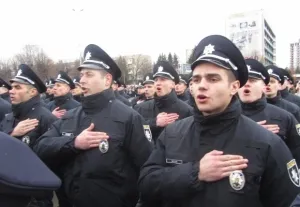 Нові вінницькі патрульні склали присягу біля Книжки (ВІДЕО)