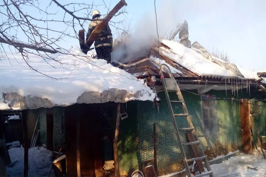На Вінниччині коротке замикання електромережі призвело до пожежі у будинку